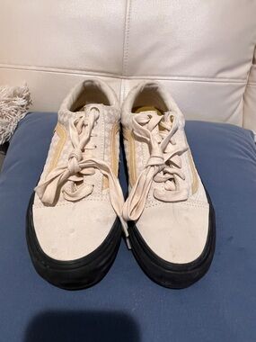 Vans Cream and Tan Low-Top Sneakers with Black Outsole